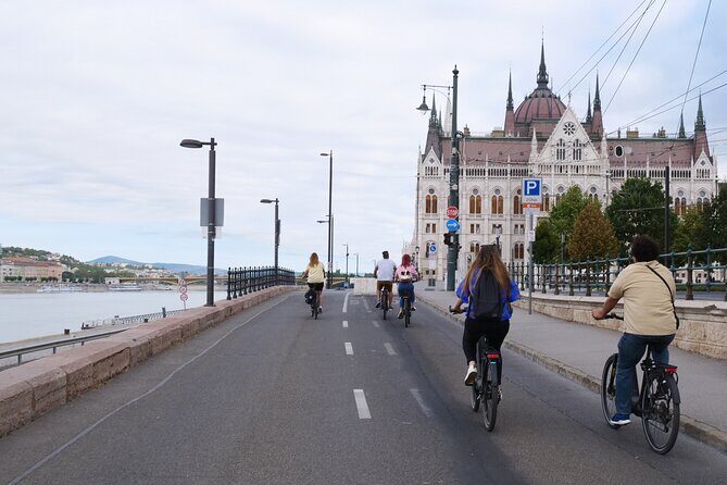 3-Hour Budapest E-Bike Adventure! - E-bikes, helmets, and what “easy riding” really means