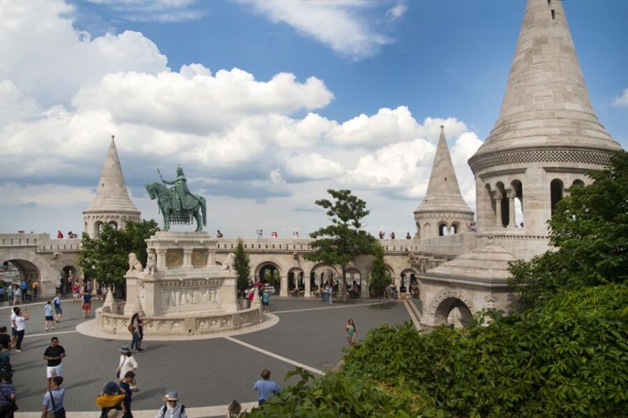 3-Hour Orientation Walking Tour of Buda and Pest - Who should book this tour, and who should consider alternatives