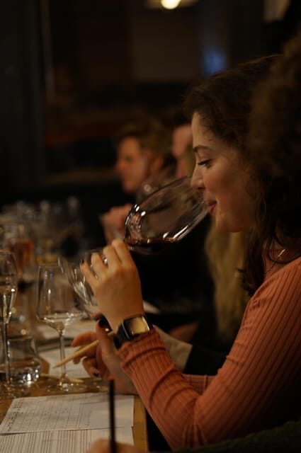 8-Tier Hungarian Wine Tasting in a Cozy Downtown Wine Bar - Key things I’d circle before you book