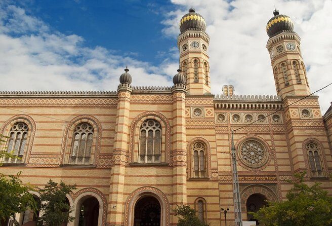 A Journey through Jewish Budapest - Walking Tour - Key moments to clock on this tour