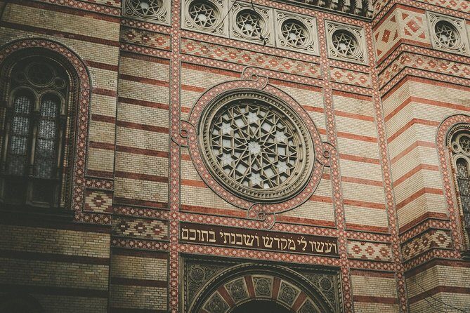 A Journey through Jewish Budapest - Walking Tour - Herzl’s birthplace square: Zionism in the Budapest city plan