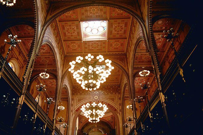 A Journey through Jewish Budapest - Walking Tour - Rumbach Street Synagogue: Status Quo Ante and community detail