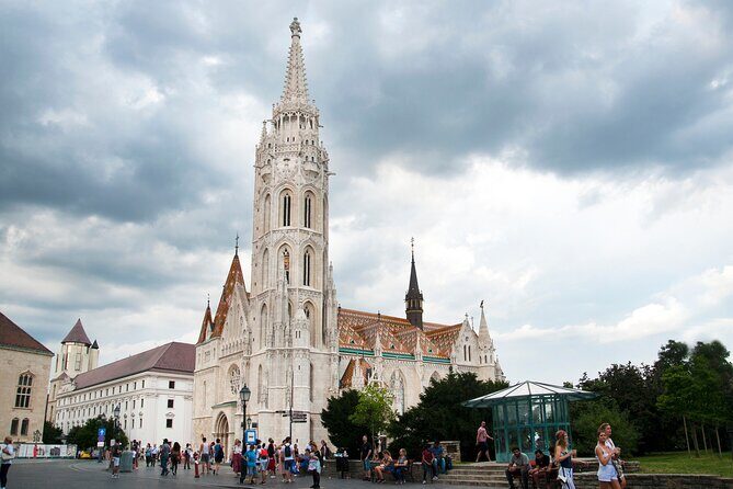 Accessible Budapest Tour - Stop 3: Fountain of King Matthias for a Quick Reset