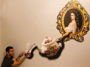Adult Ticket in 3D Gallery Budapest - How the photographer guide and mobile ticket make it easy