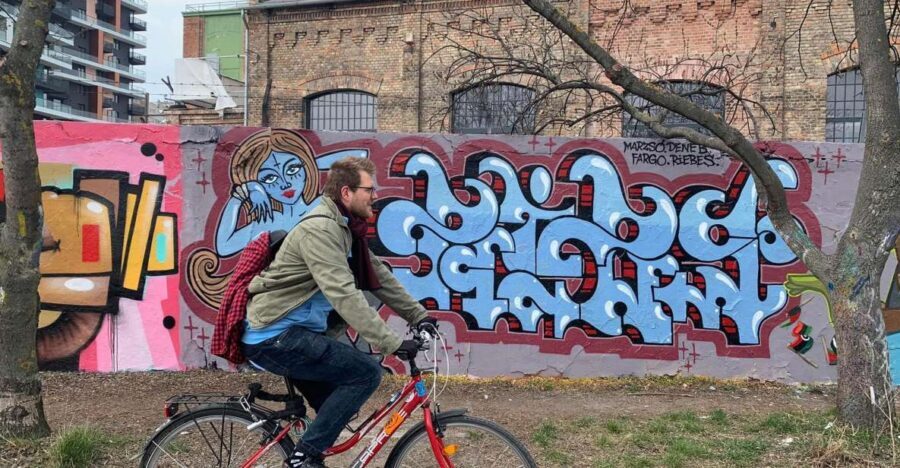 Alternative Bike tour: Graffiti Wall and Peace - Key things you’ll notice on this Budapest bike tour
