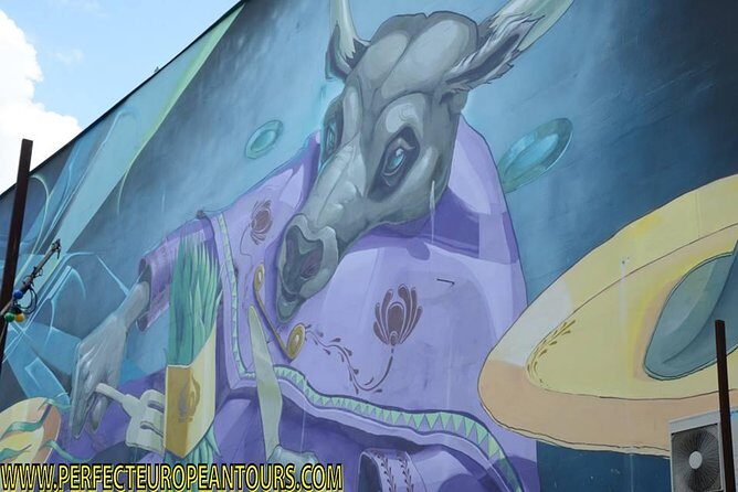 Alternative Street Art Free Walking Tour of Budapest - Finding your guide at Rákóczi tér (and keeping track with the yellow umbrella)