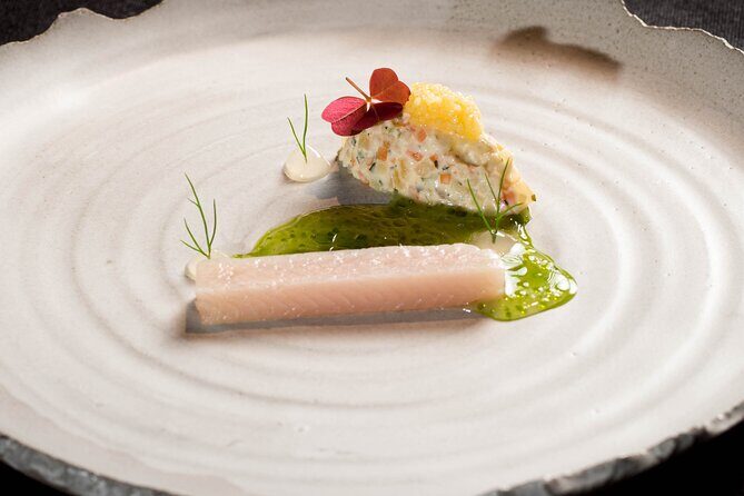Audio visual multi-sensory chefs journey dinner experience - The Show Around You: 360° Video and Authentic Music