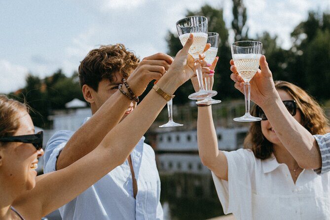 Bottomless Brunch and Cruise with Prosecco in Budapest - What You’re Really Buying: Danube Brunch + a Focused Sightseeing Loop