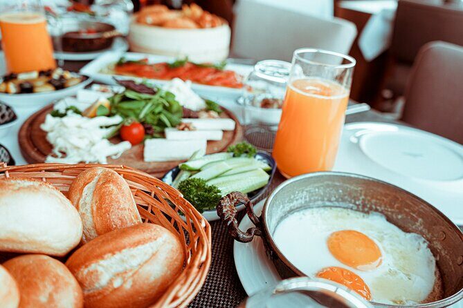 Bottomless Brunch and Cruise with Prosecco in Budapest - The Brunch Buffet: What’s on the Table and How to Get the Best From It