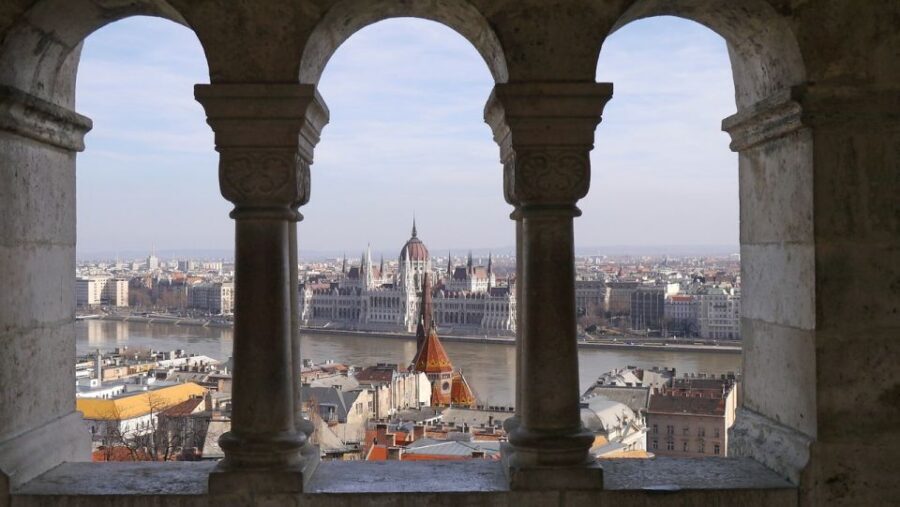 Buda Castle: Private Walking Tour - Matthias Church: Gothic splendor and the details that matter