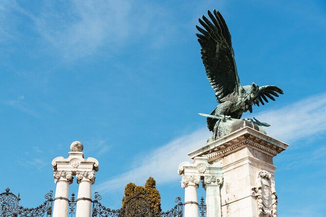 Buda Castle's Secrets with a Historian - National Archives Pass-By: The WWII Marks You Can See