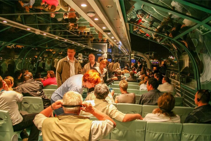 Budapest: 1-Hour Evening Sightseeing Cruise with Drink - The Best Time to Go: Chasing Sunset Without Missing the Lights