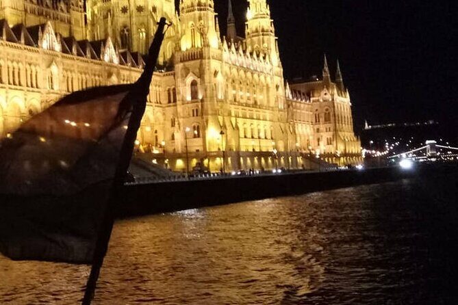 Budapest: 1-Hour Highlights Cruise with Welcome Drink - Where You Board at Portum Lines Dock 42 (and How to Beat the Crowds)