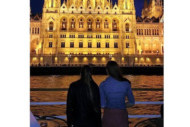 Budapest: 1-Hour Highlights Cruise with Welcome Drink - Photo Tips for Parliament and the Castle District