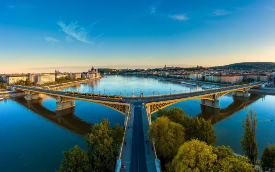 Budapest: 1-hour Sightseeing Danube River Cruise - Your 1-Hour Danube Detour from Vigadó tér Dock 6