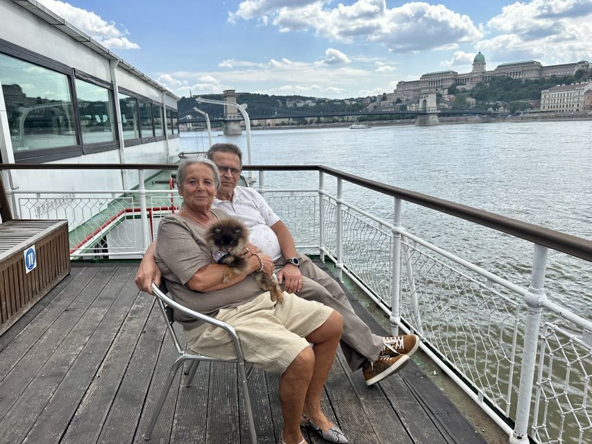Budapest: 1 hr Sunshine Booze Cruise with Prosecco - Drinks on board: cocktails, craft beer, and bottomless prosecco