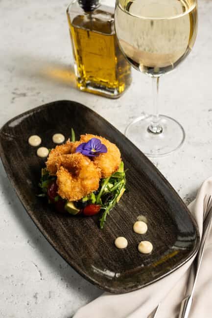 Budapest: 2-Course Dinner for 2 on a Boat Restaurant - Should you book the Vogue boat dinner for two?