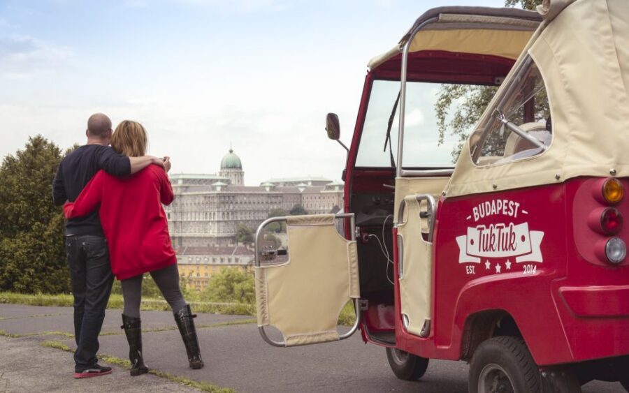 Budapest: 2-Hour Private TukTuk Tour - Key highlights to look for