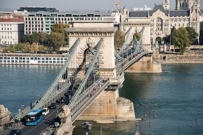 Budapest 3-Hour City Tour - Air-Conditioned Comfort and a Smart Group Size