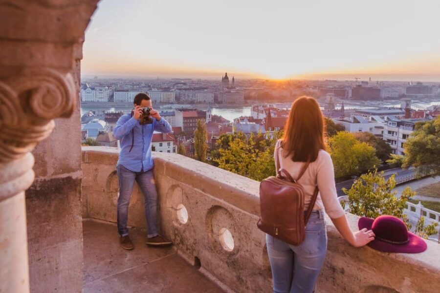 Budapest: 3-hour City Tour with Castle Walk + 1-hour Cruise - Gellért Hill photo stop: views, plus what you’ll recognize on the boat