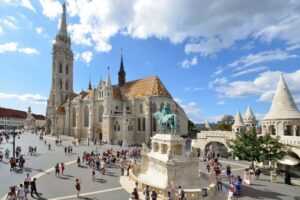 Budapest: 3-Hour Grand City Tour and Castle Walk - Heroes’ Square: The Monument Stop That Sets the Mood
