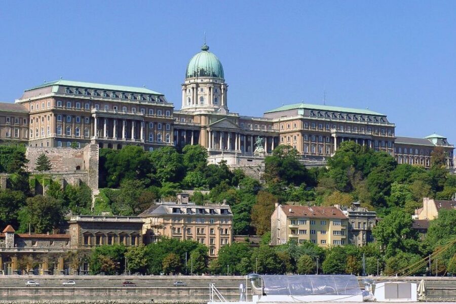 Budapest: 3-Hour Grand City Tour and Castle Walk - Crossing the Danube: Margaret Bridge, Elizabeth Bridge, and Pest Views