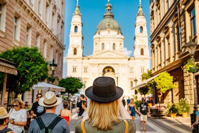 Budapest: 3-Hour Live-guided Bus Tour and 1-hour River Cruise - Parliament, the State Opera, and St. Stephen’s Basilica: big facades with context