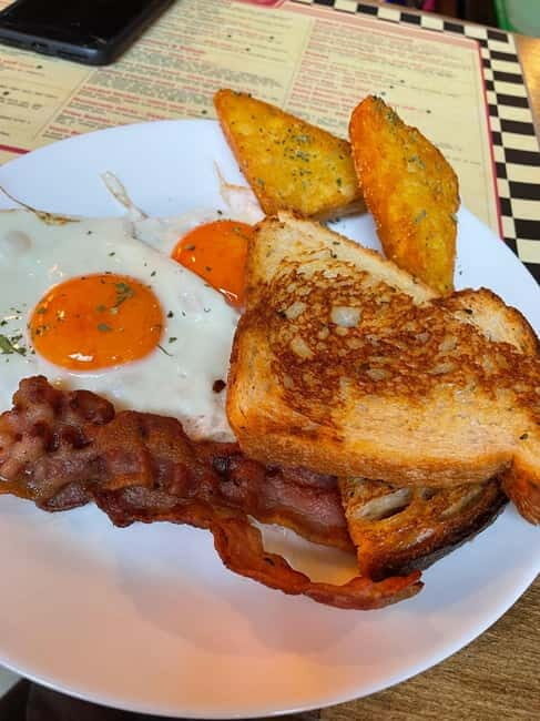 Budapest: 4-hour Bottomless Brunch w/ Cocktails & Craft Beer - Key Points to Know Before You Go
