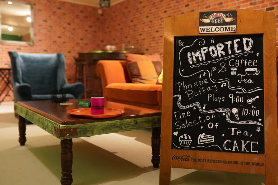 Budapest: 90s Sitcom Escape Room Adventure with Drinks - The 3-Room Flow: Monica’s Kitchen, Joey and Chandler’s Apartment, and Central Perk