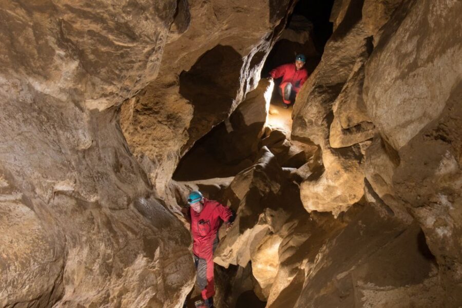 Budapest: Adventure Caving Tour with Guide - Key Stops and What Happens During the 3 Hours