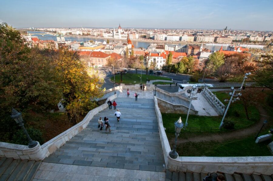 Budapest: All in One Walking Tour with Strudel House Stop - A 3.5-hour sampler from Andrássy út to Halászbástya