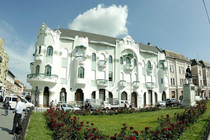 Budapest Art Nouveau Walking Tour - Stop 3: Thonet House and the Tile-and-Porcelain Connection