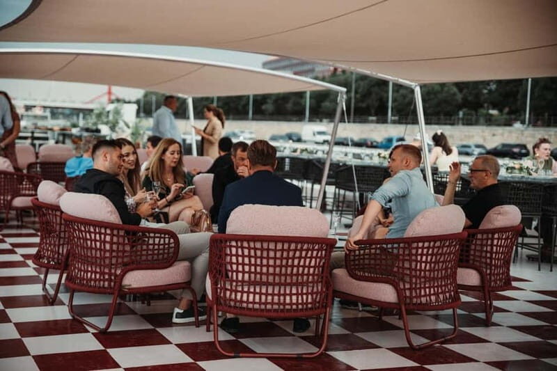 Budapest: BBQ Dinner Cruise w/ Live Music & Unlimited Drinks - First Impressions: River Diva’s dinner cruise vibe