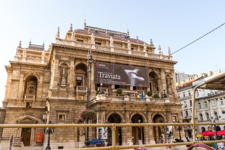 Budapest: Big Bus Hop-On Hop-Off Tour & Danube River Cruise - The bus loop: how to see Budapest without playing hop-on hop-off roulette