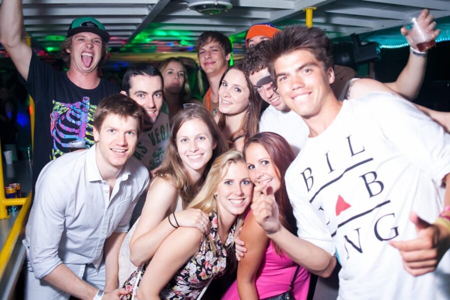 Budapest: Boat Party with option of Unlimited Drinks - The afterparty club stop with skip-the-line entry
