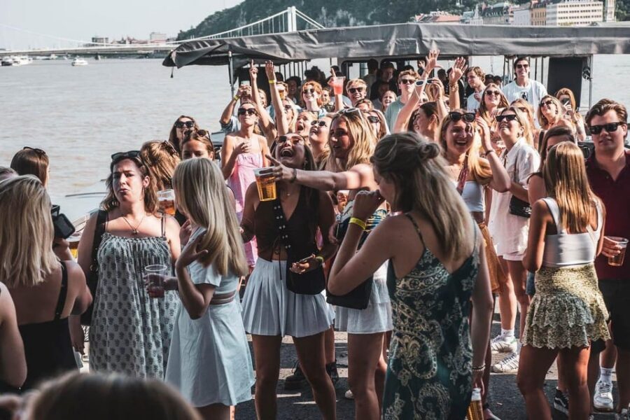Budapest: Boat Party with option of Unlimited Drinks - Price and value: is $27 a fair deal?