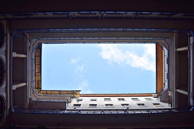 Budapest: Book A Local Host - A route that can change mid-walk