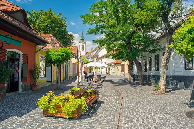 Budapest-Bratislava One-Way Sightseeing Transfer - Private-group comfort: how the day flows from pickup to drop-off