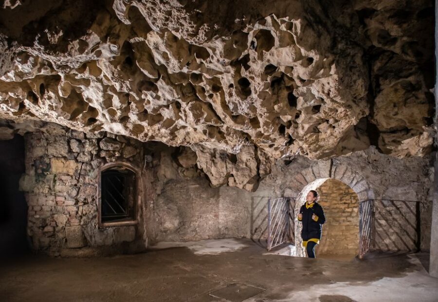 Budapest: Buda Castle Cave Tour - The guide experience: why humor and pacing show up again and again