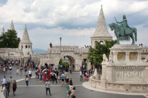 Budapest: Buda Castle District Walking Tour - Starting at Szentháromság Square: the easiest way to begin