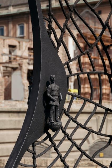 Budapest: Buda Castle Walking Tour & Folk Music Performance - Pastries and Sisi’s sweet tooth: a smart break from monuments