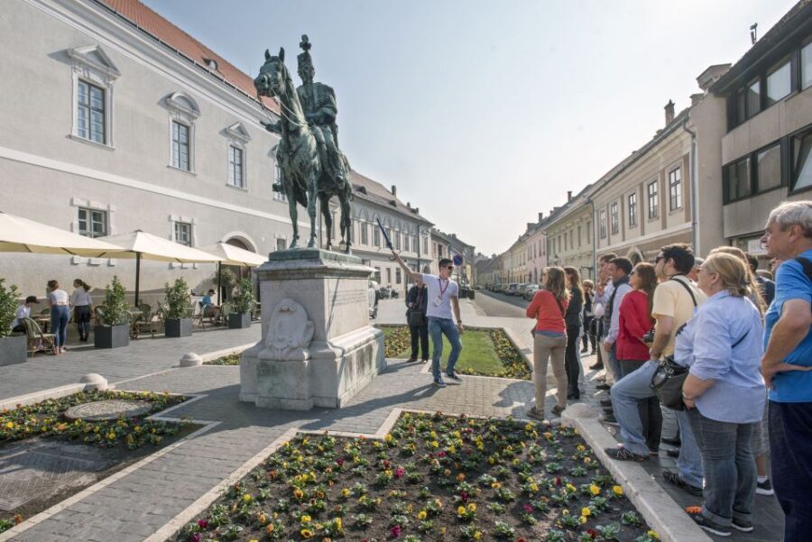 Budapest: Buda Walking Tour - Royal Palace glimpses and power buildings across the district