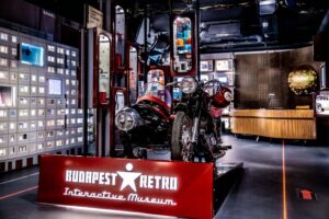 Budapest: Budapest Retro Interactive Museum Ticket - The LADA Police Car and 1970s Jukebox Fun