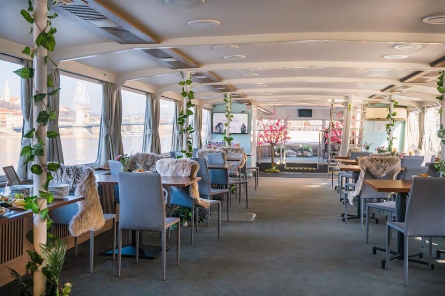 Budapest By Night Sightseeing Cruise - Who this cruise is best for (and who should skip it)