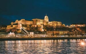 Budapest By Night Sightseeing Cruise - Getting on board: Vigadó Dock 5 vs. Batthyány tér Dock 1