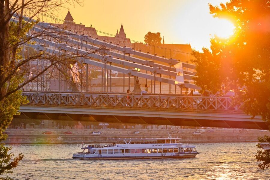 Budapest By Night Sightseeing Cruise - Buda Castle, Gellért Hill, and the thermal-bath backdrop
