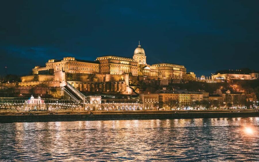 Budapest By Night Sightseeing Cruise - Getting on board: Vigadó Dock 5 vs. Batthyány tér Dock 1