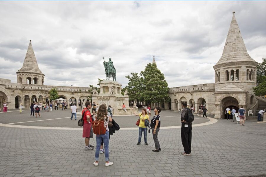 Budapest: Castle District Walk with Matthias Church Entry - King Matthias Fountain and the Lion Courtyard: the tour’s payoff zone
