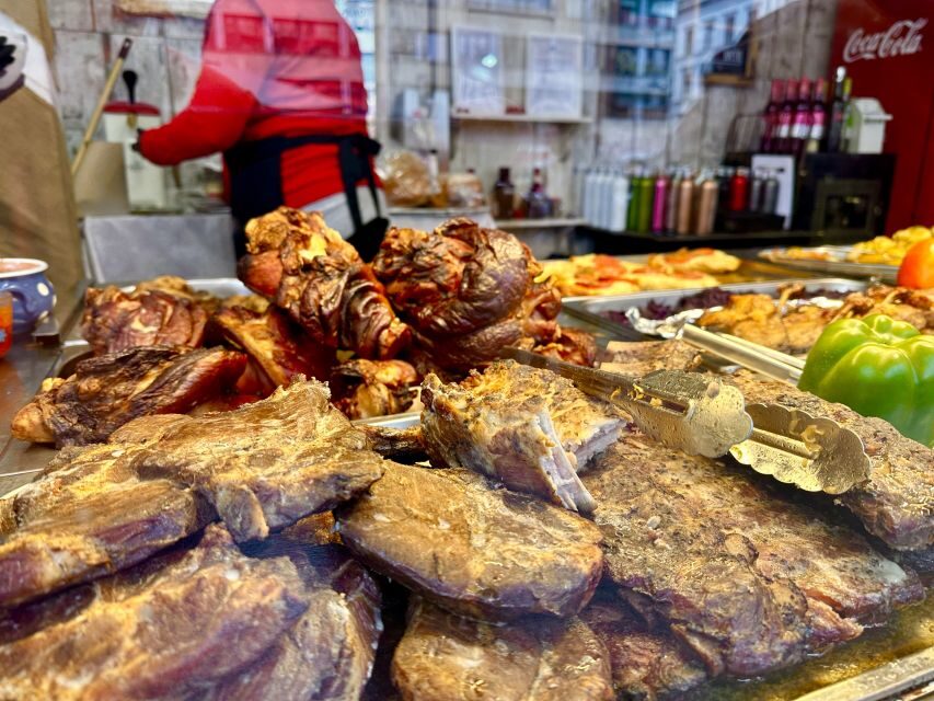 Budapest: Christmas Market Guided Walking Tour with Tastings - Key things to know before you go