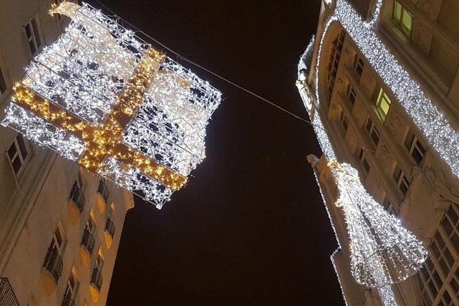 Budapest Christmas Market Tour with Basilica visit & Chimney cake - Chimney cake, langos, mulled wine, and hot tea: eat like the tour helps you